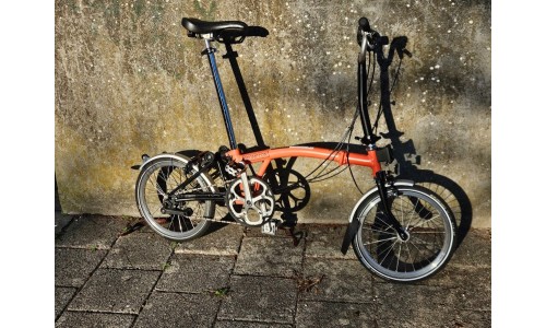 Brompton C-Line Urban Mid "Special Offer" Fire Coral Matt Mid 2022 Brompton C-Line Urban Mid "Special Offer" Fire Coral Matt Mid 2022