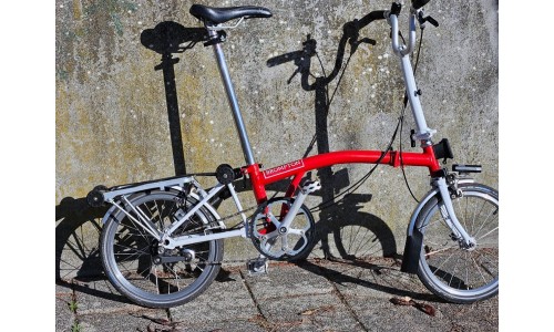 Brompton C Line Mid 3 +RACK+BAT gebruikt Rood/wit Mid Brompton C Line Mid 3 +RACK+BAT gebruikt Rood/wit Mid